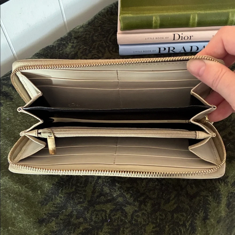Gucci Leather Wallet - Picture 4 of 11